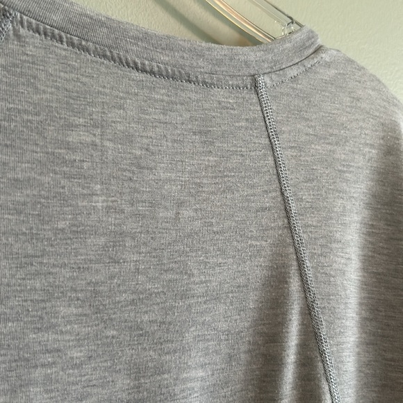 *SOLD* The North Face Top, Size Medium - Picture 7 of 7